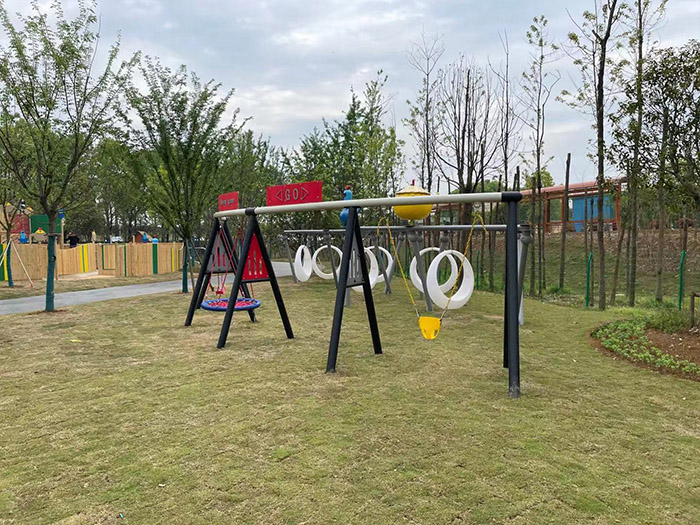 發(fā)光游樂(lè)設(shè)備定制