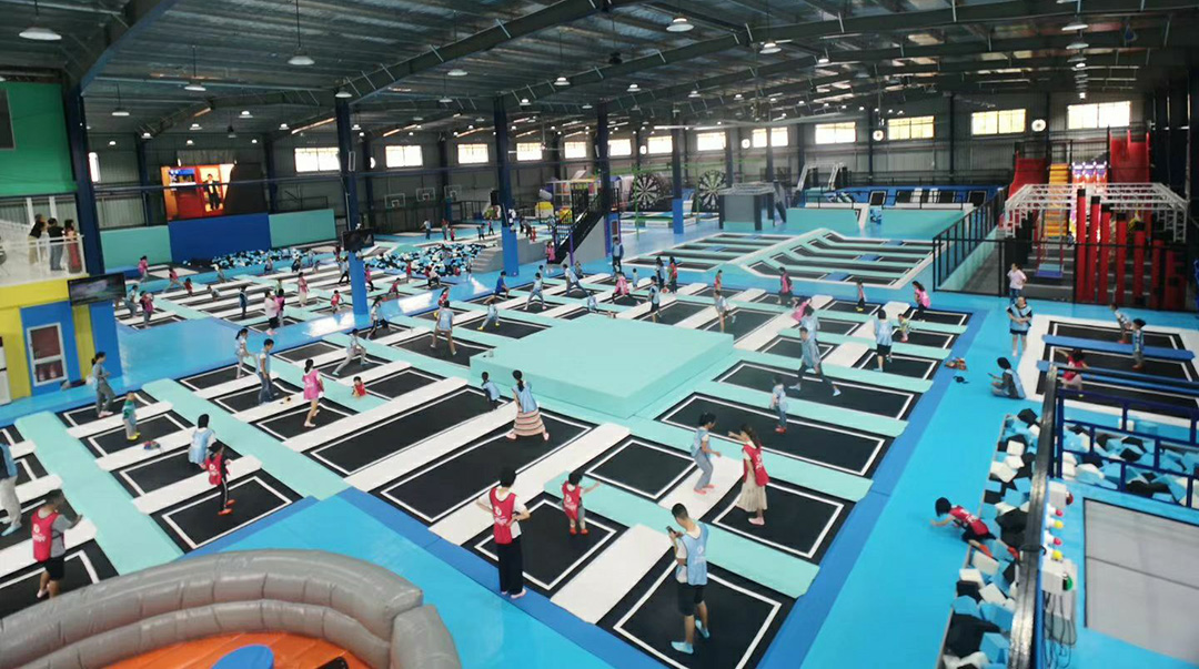 蹦床樂(lè)園設(shè)備廠家